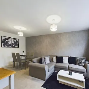 Apartment Modern 2 Bed With Private Parking, Swansea